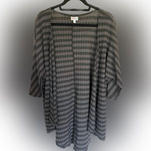 Lularoe Lindsay kimono size small